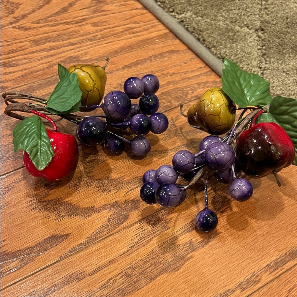 Decorative napkin rings  Fruit Accents with Leaves